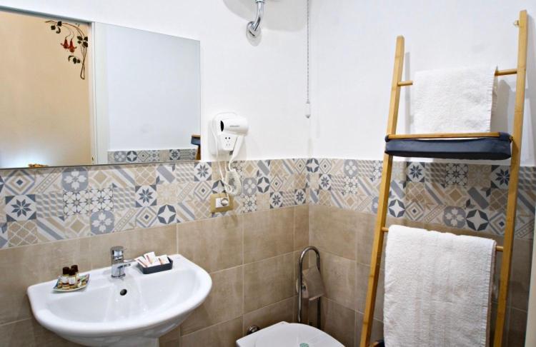 Bed and Breakfast Domus Aurea Montalbano Elicona Exterior foto
